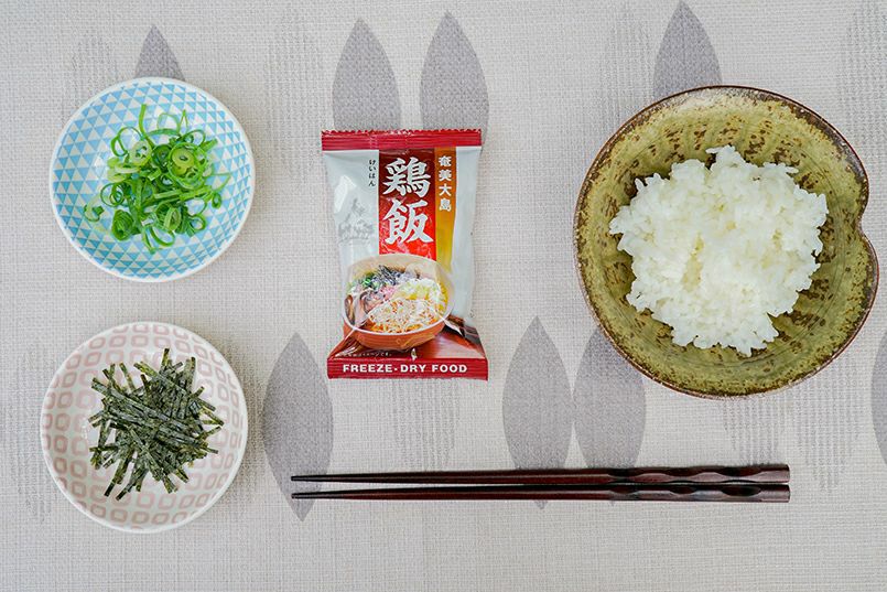 奄美大島を代表する味を手軽に再現！ 開運酒造 鶏飯(箱・10袋入り) 具